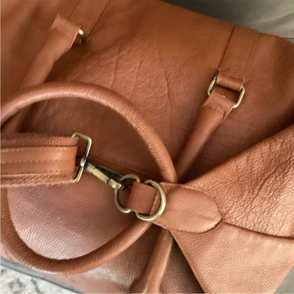 ❌Sold ❌Stylish Tan Leather Men's or woman’s Duffle Bag by Left over studios - Picture 5 of 7